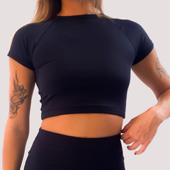 CROPPED MANGA CURTA PRETO