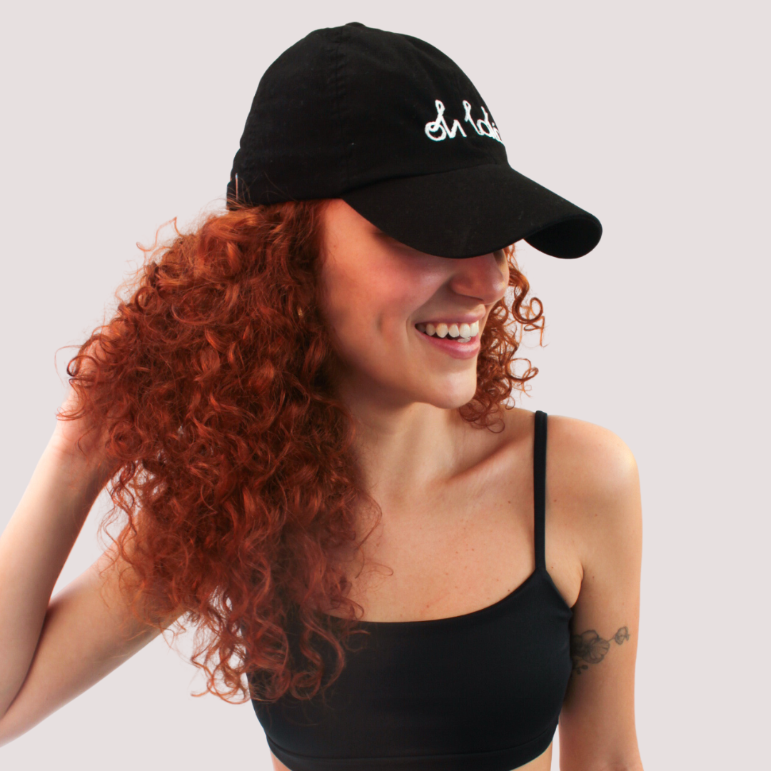 BONÉ LOGO PRETO